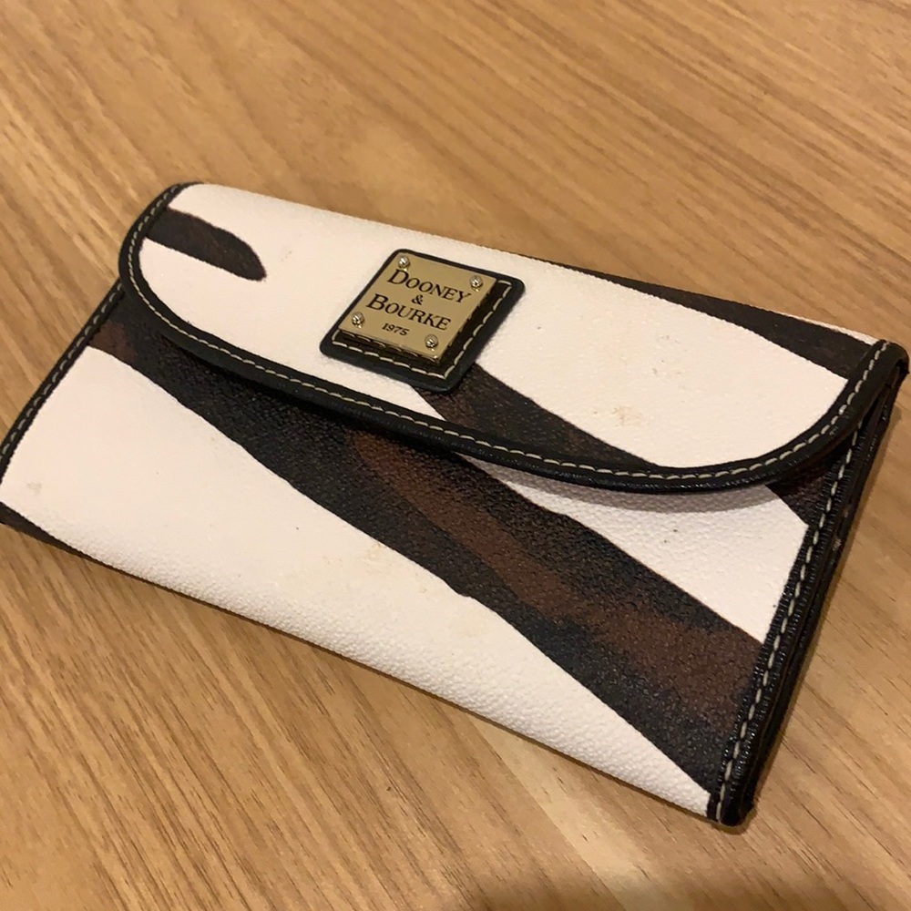 Dooney & Bourke trifold wallet